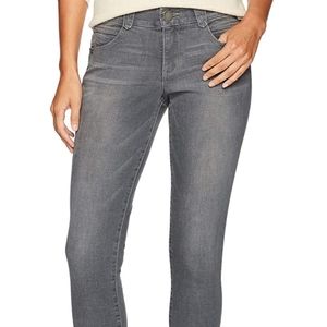 Nwt- ladies gray Democracy ab solution jeggings jeans retails $78! Size 14